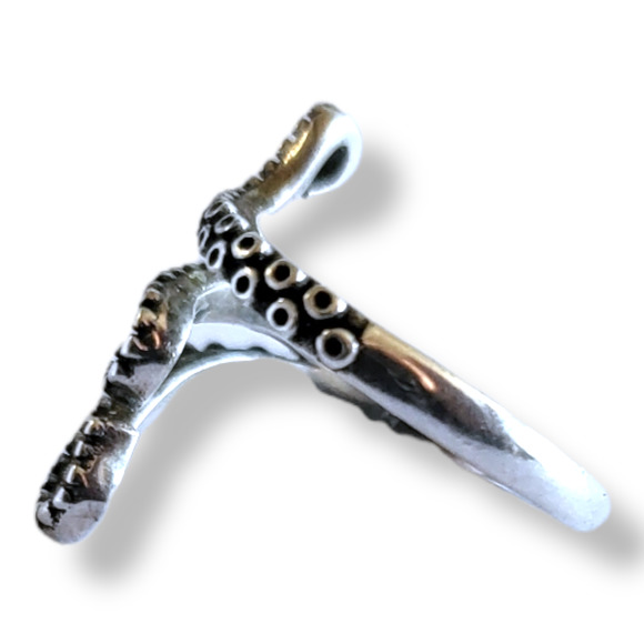 925 Silver Antiqued Carpal Knobs on Kraken Octopus Tentacle Bypass ring … - Picture 6 of 7